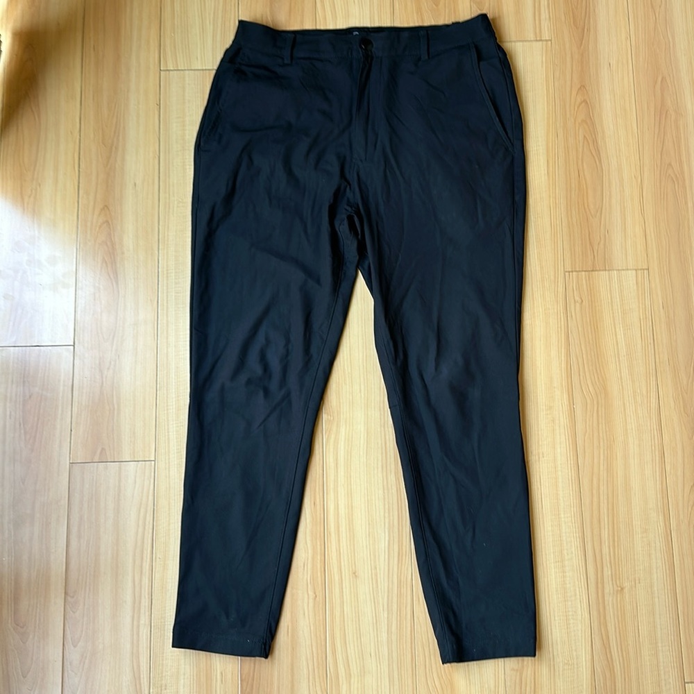 CUTS Men’s Black AO Jogger size L